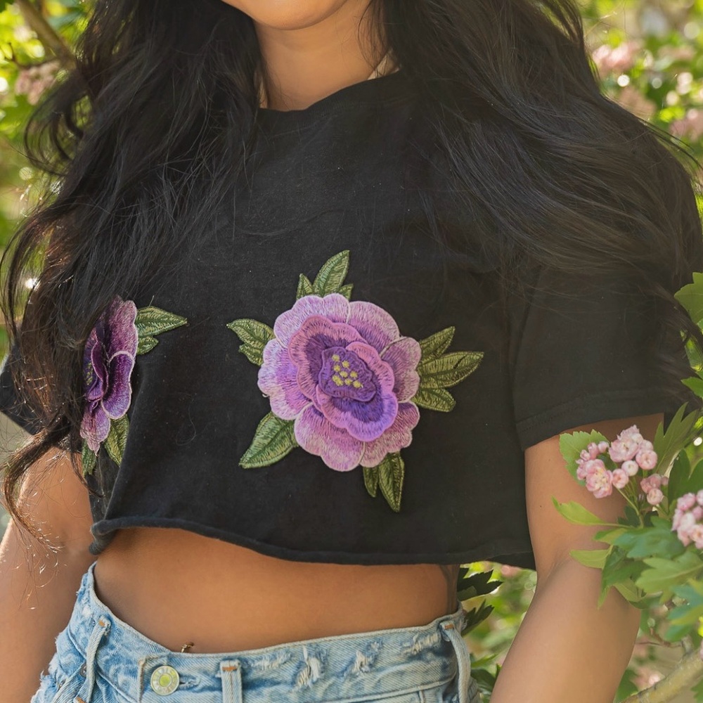 💜 Purple Flower Embellished Crop Top